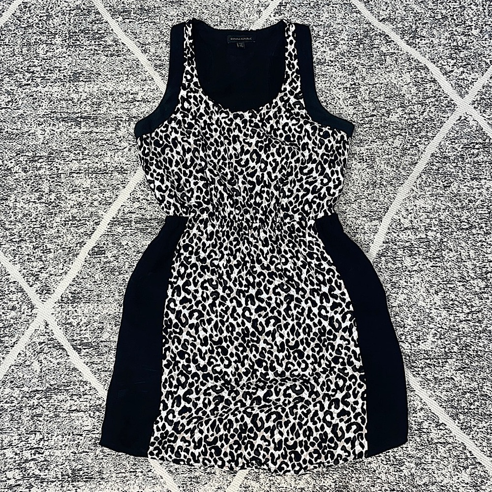 Banana Republic razor back leopard dress with pockets; size 4 petite